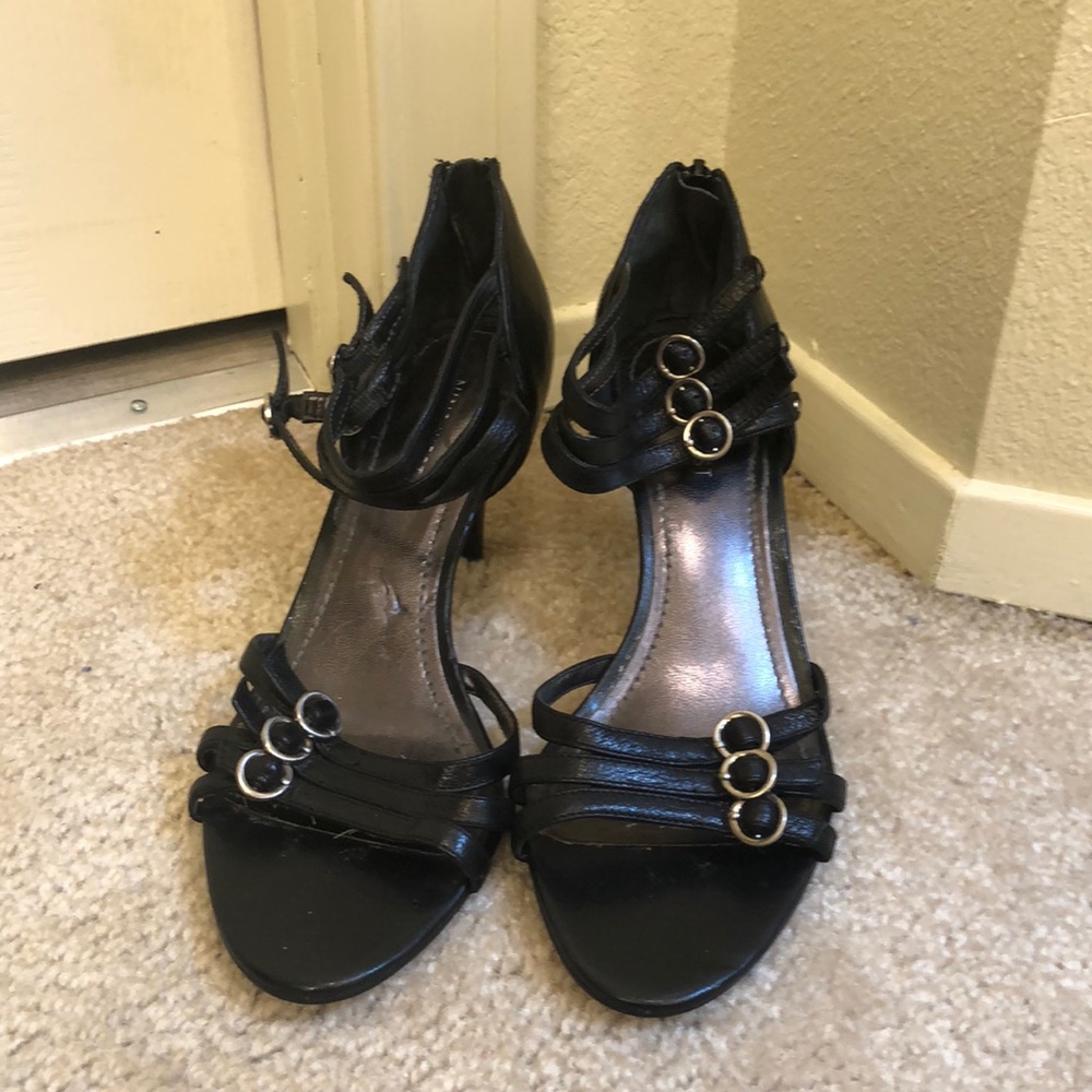 Strappy Nine west heels/pumps sandals.